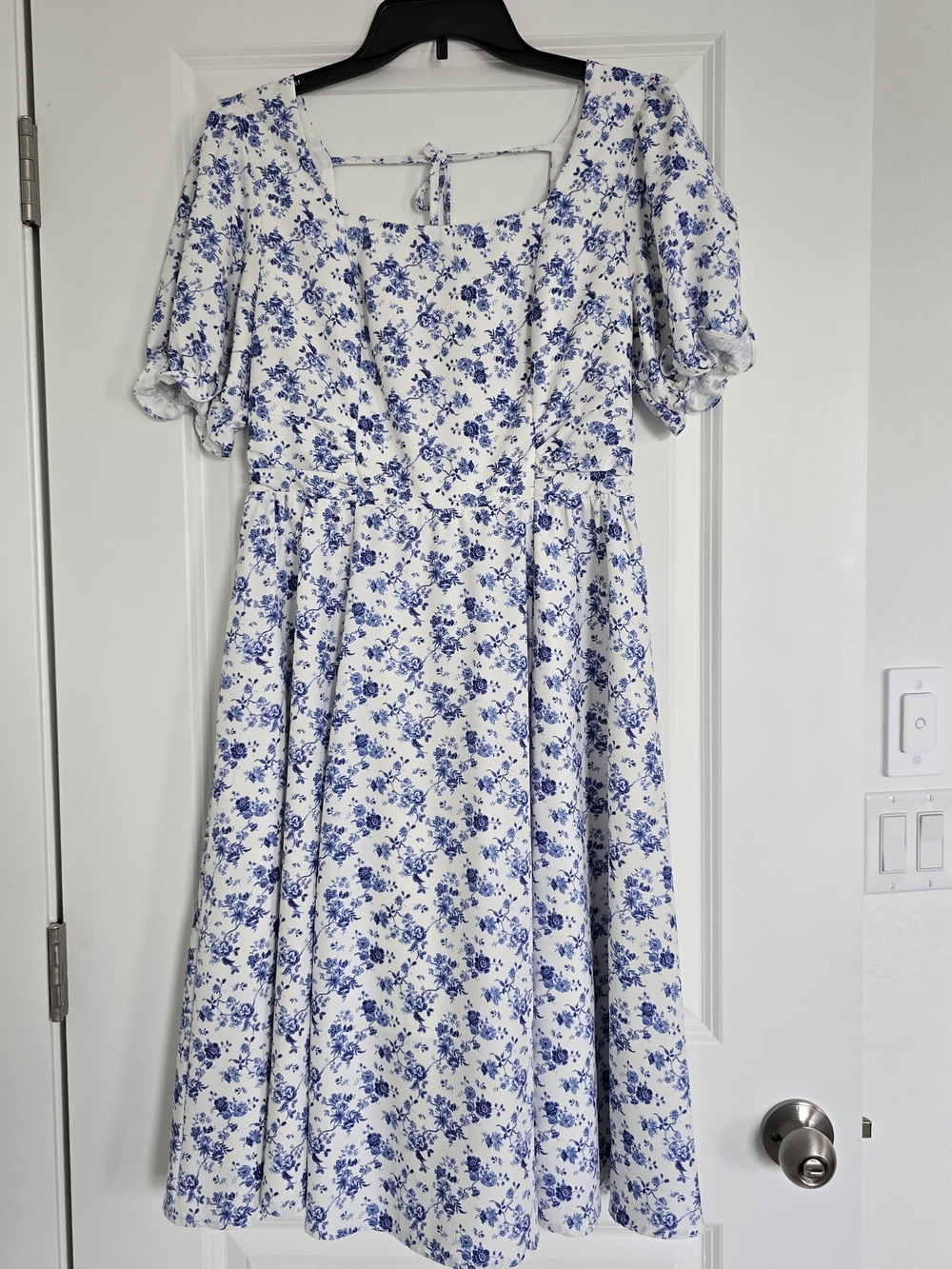 Blue Floral Square-Neck Midi Dress - White & Blue